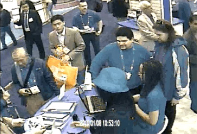 Ăn trộm đúng gian hàng bán... camera an ninh