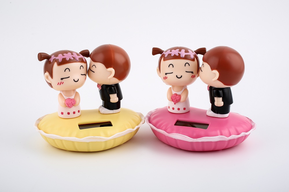 Búp bê tình yêu dùng năng lượng mặt trời trang trí xe hơi, nhà ở B-001