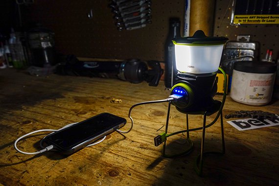 Đèn LED Lighthouse Mini Lantern kiêm cổng sạc dự phòng USB Power Hub