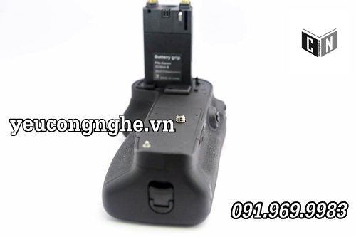 Đế pin Canon 5D mark III battery grip kèm điều khiển, khay pin tiểu AA