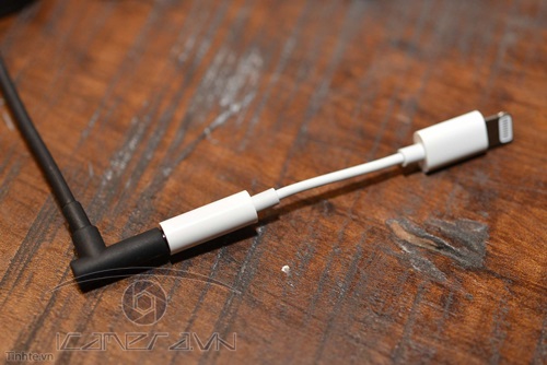 Cáp chuyển từ Lightning sang 3.5mm audio adapter cho iPhone iPad IB01