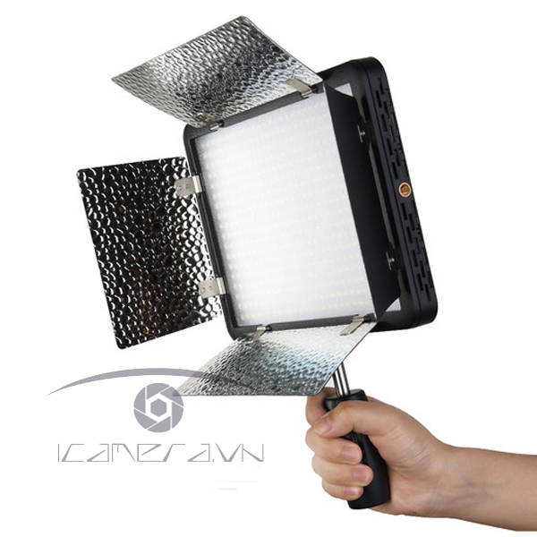 Đèn Led Godox 500LRC nhiệt độ màu 3300 - 5600k