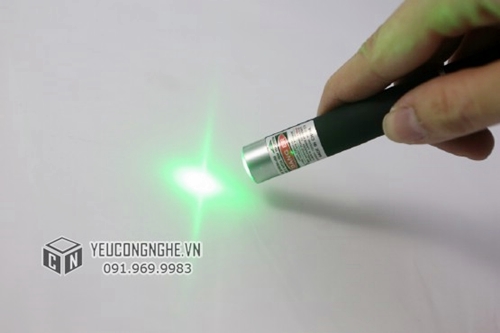 Bút laser cầm tay tia chiếu xanh siêu mạnh giá rẻ tại Hà Nội