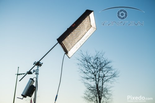 Đèn led dạng cuộn ánh sáng trắng và vàng RX-18TD Falcon Eyes công suất 100w