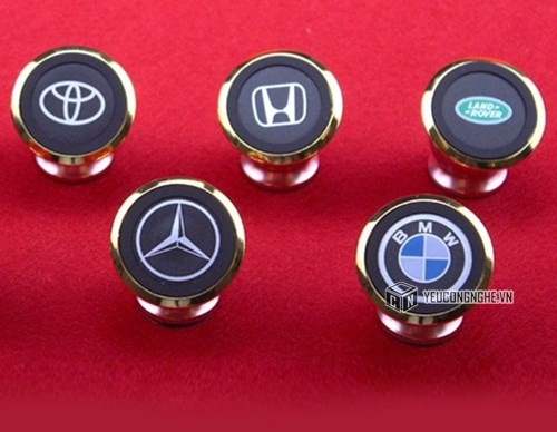 Giá đỡ hút nam châm xoay 360 độ cho điện thoại, smartphone trên ô tô