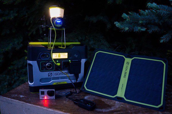 Đèn LED Lighthouse Mini Lantern kiêm cổng sạc dự phòng USB Power Hub