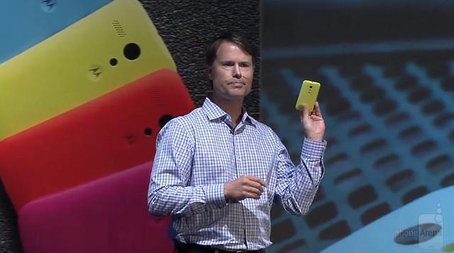 Moto G chính thức ra mắt: iPhone giữa rừng giá rẻ