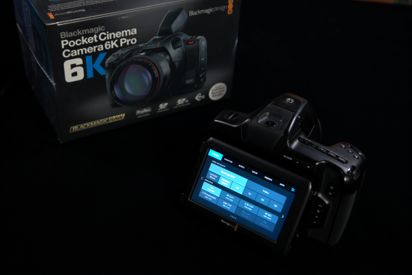Máy quay Blackmagic Pocket 6K Pro