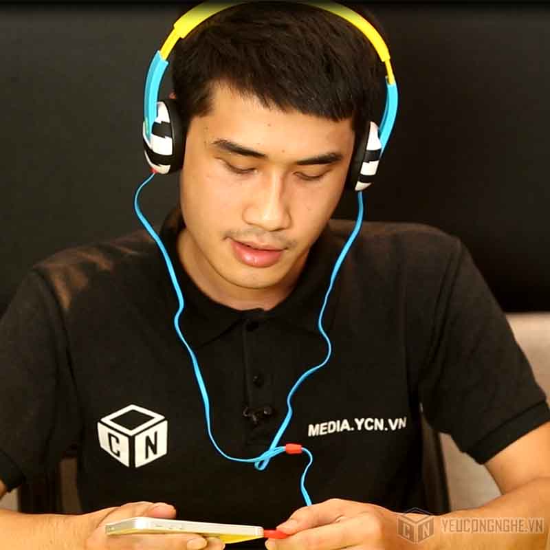 Tai nghe Skullcandy Slap cá tính đa màu sắc