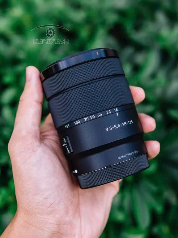 Ống kính Sony E 18-135mm F3.5-5.6 OSS