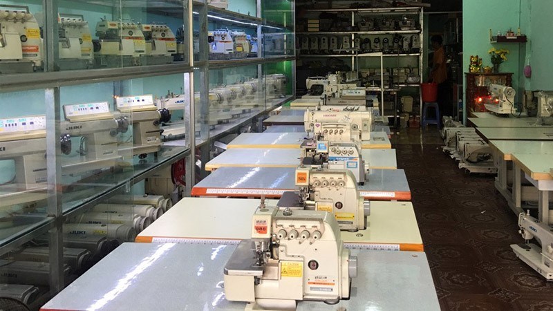 mua-may-may-gia-dinh-tai-cac-cua-hang-tu-nhan