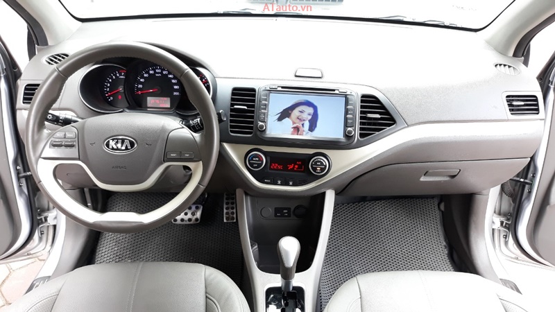 Nội thất xe KIA Morning Si 2017