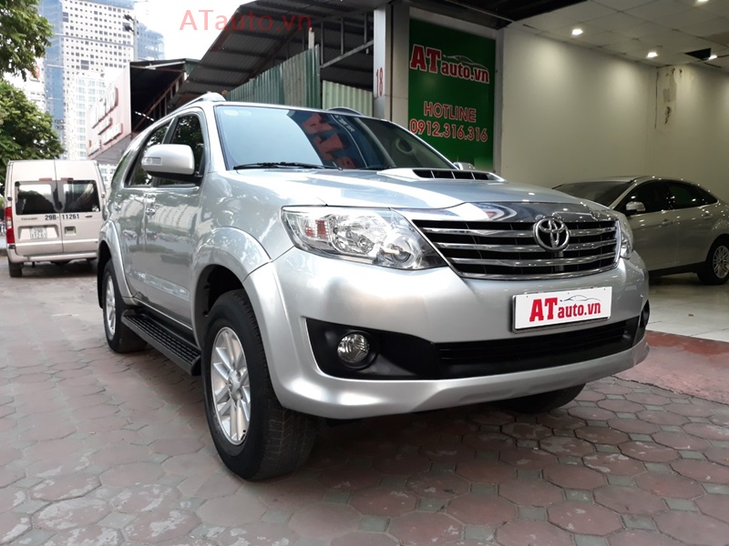 Xe Fortuner 2013 màu bạc biển Hà Nội phù hợp với gia đình và dịch vụ