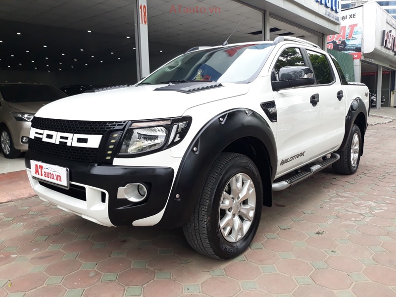 Xe đang được bày bán tại salon ATauto - 18 Dương Đình Nghệ