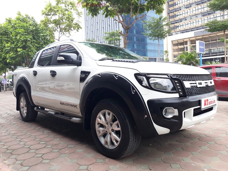Widtrack đã độ mặt ca lăng, ốp tay nắm của, ốp cua lốp thể thao