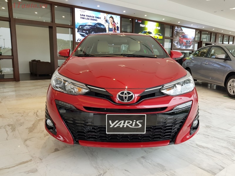 Xe Toyota Yaris với thiết kế cụm đèn pha sang trọng, hiện đại và trẻ trung