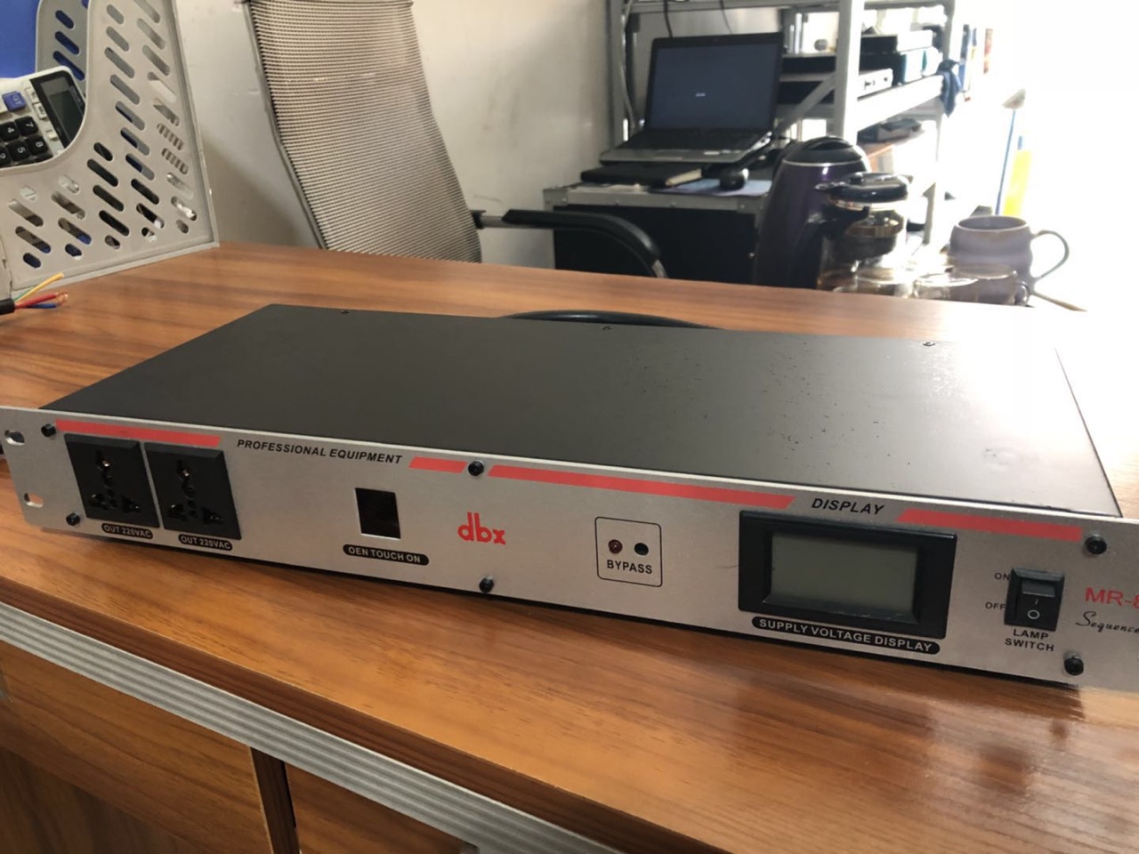 chia dien dbx mr 802