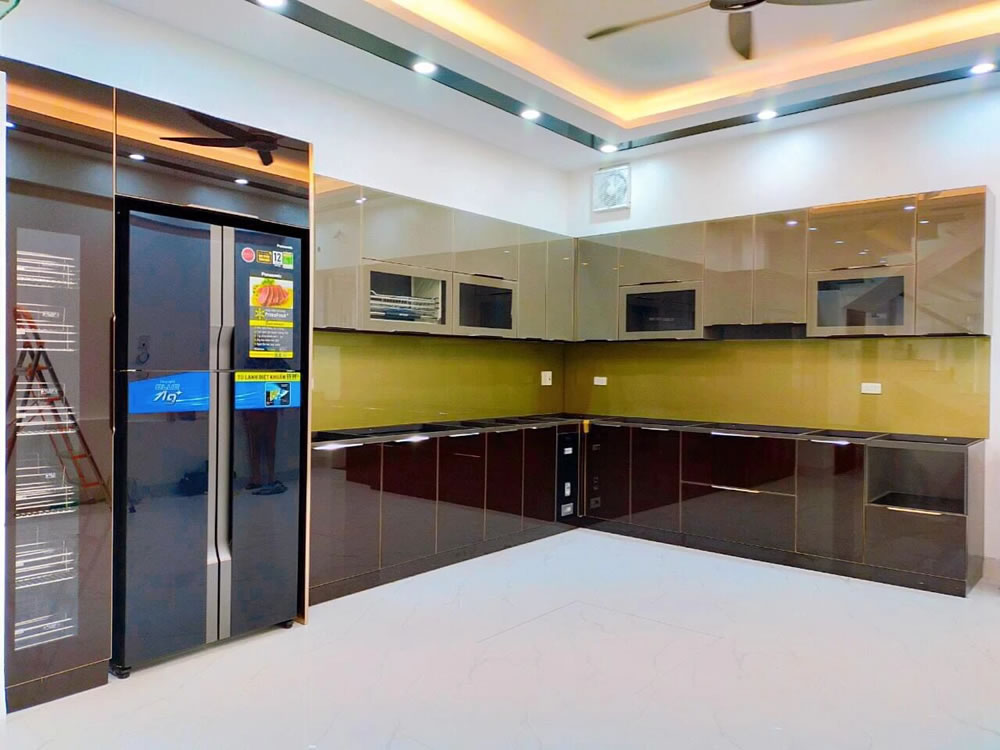 tủ bếp inox cánh kính