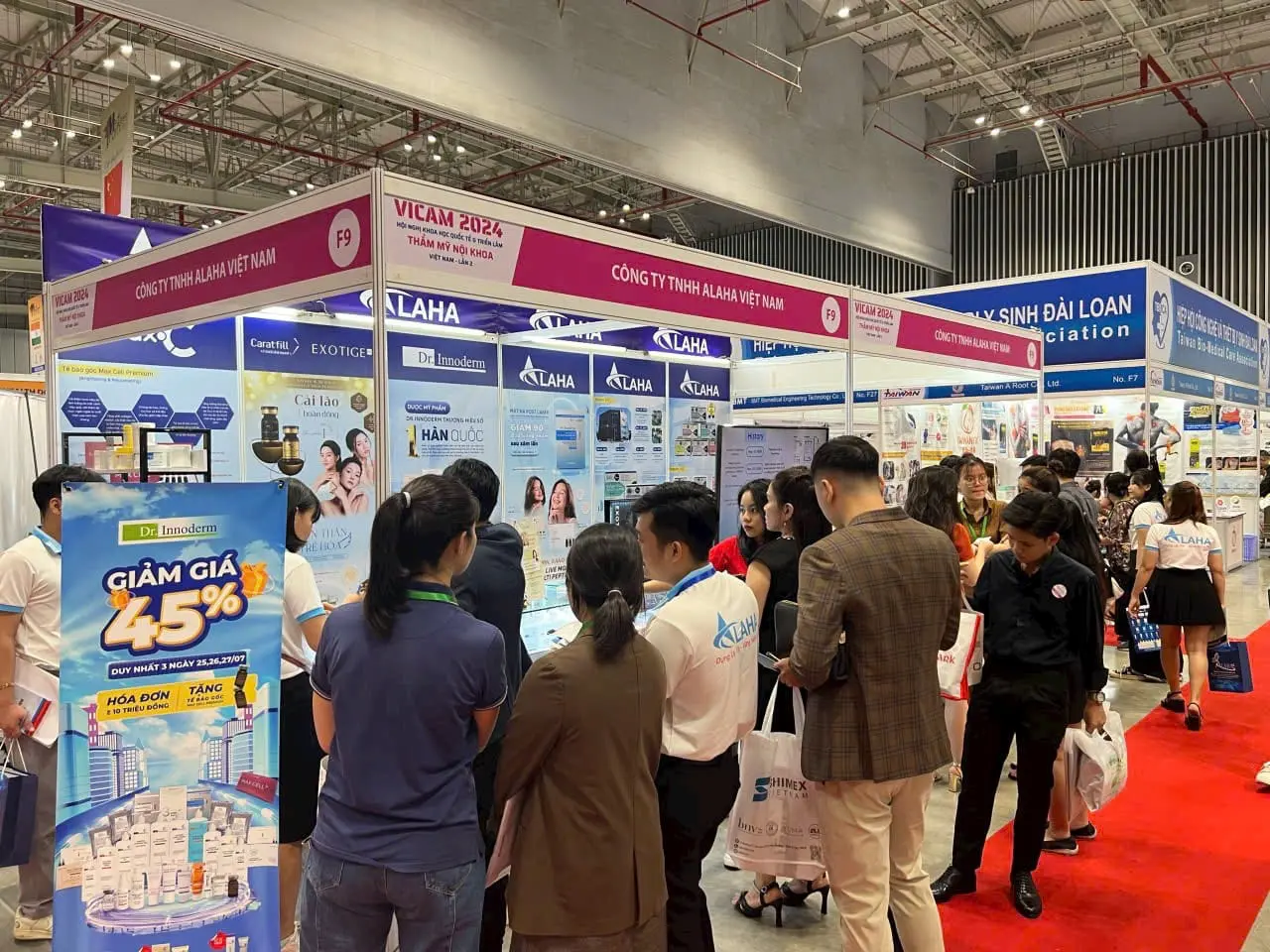Gian hàng của ALAHA tại sự kiện