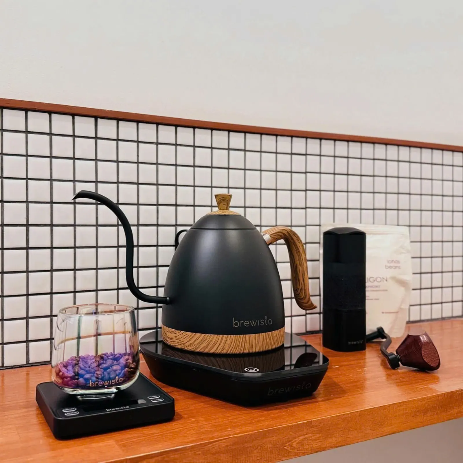 Ấm đun rót cà phê Brewista Artisan 600ml Gen 3 Pro 1500w - ảnh 23