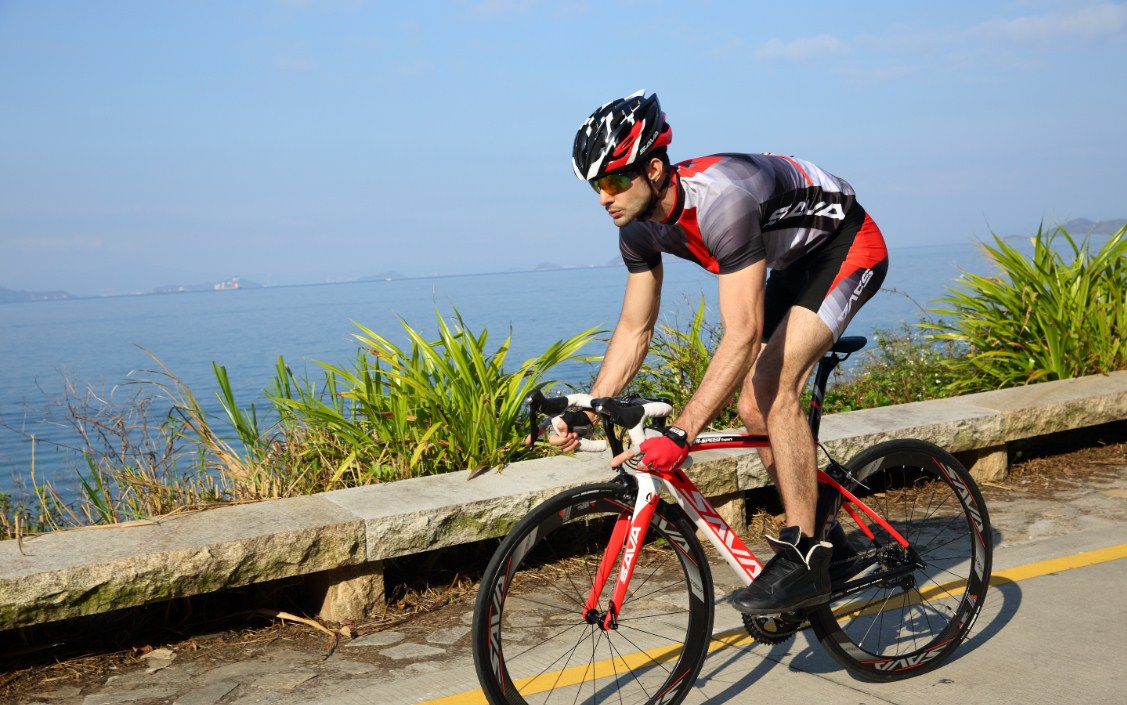 Như thế nào là một chiếc xe đạp đua cao cấp?