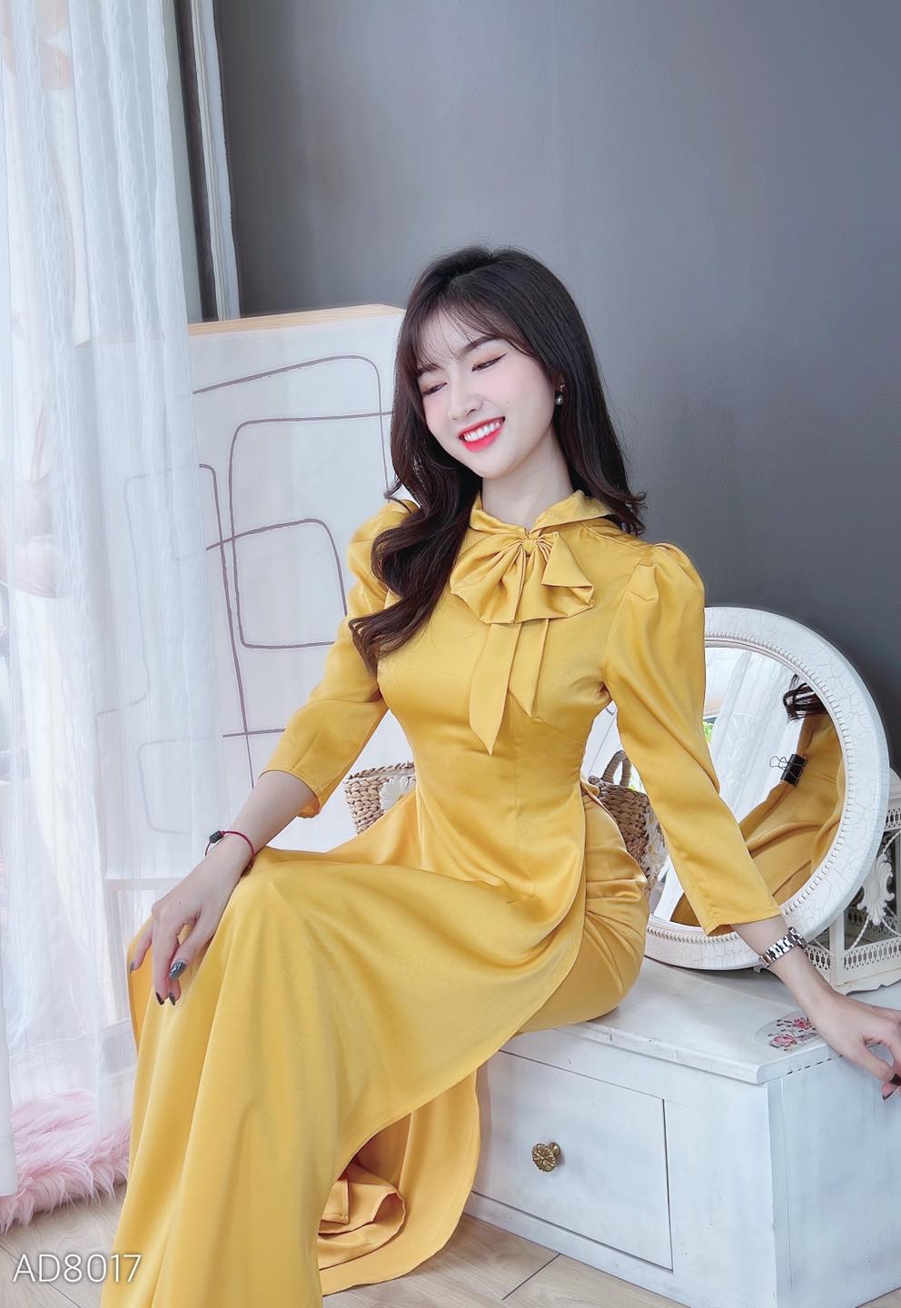 Áo dài tết màu vàng
