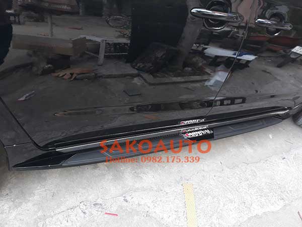 bậc lên xuống xe kia sedona