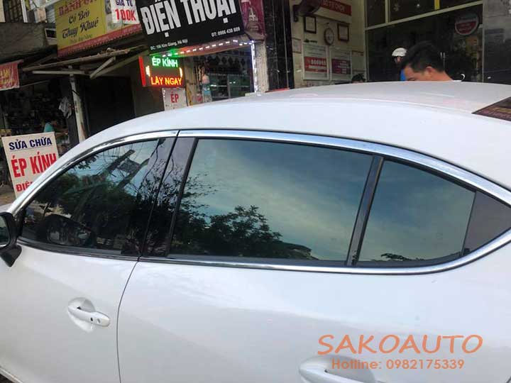 viền cong kính innox mazda 3