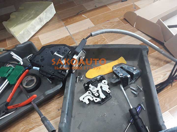 hít cửa cho xe camry