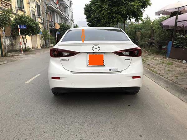 đuôi cá mazda 3 2016