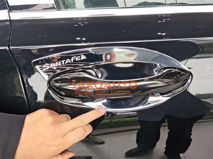 hõm cửa santafe 2019