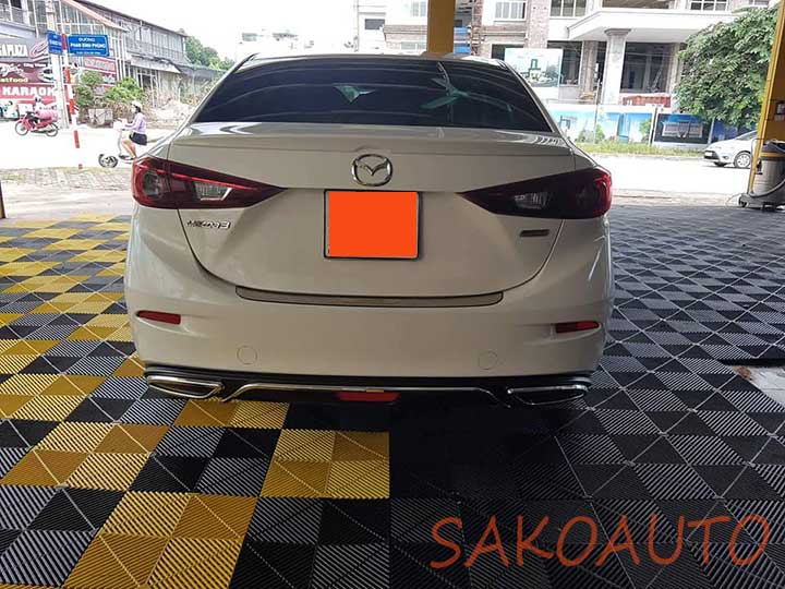 lắp ốp pô mẫu mer cho xe mazda 3