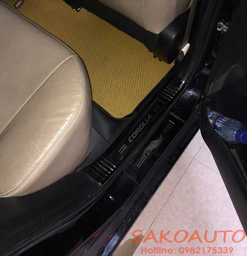 ốp bậc toyota altis