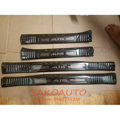 nẹp bậc cửa altis 2019