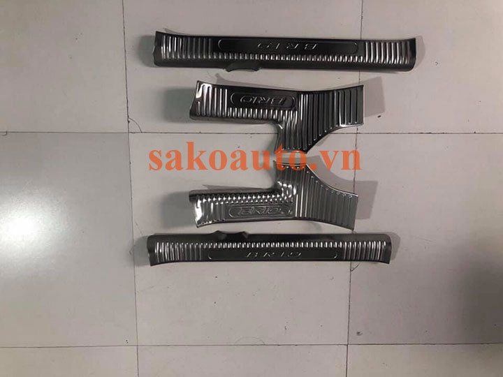 bậc innox cửa x brio