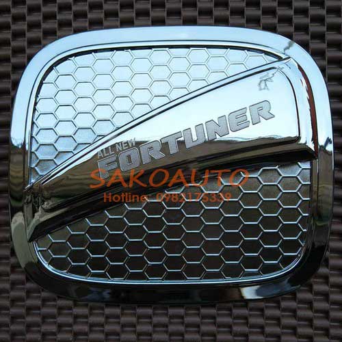 ốp nắp dầu xe fortuner 2019