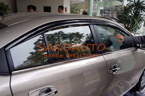 viền che mưa màu đen xe vios