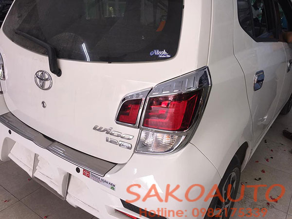 viền đèn hậu toyota wigo