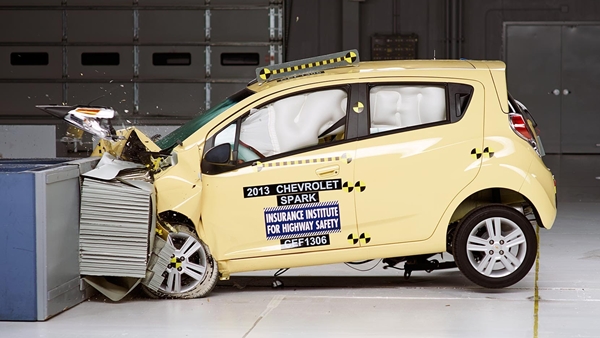 Chevrolet Spark 2014 đoạt giải thưởng mẫu xe hạng nhỏ an toàn nhất năm
