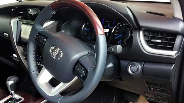 Chi tiết hình ảnh nội thất xe Toyota Fortuner 2016 