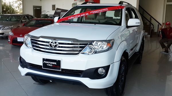 Toyota Fortuner TRD Sportivo 2.7V AT 4x2 2017