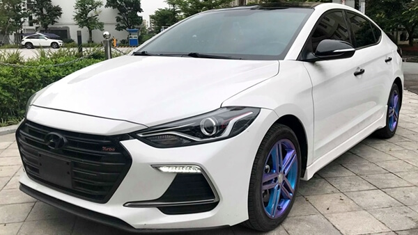 Hyundai Elantra Sport 1.6 Turbo AT 2018 màu trắng chạy 21.000 km