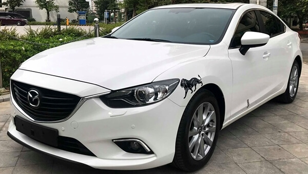 Mazda 6 2.0 AT 2016 màu trắng chạy 6.900 km