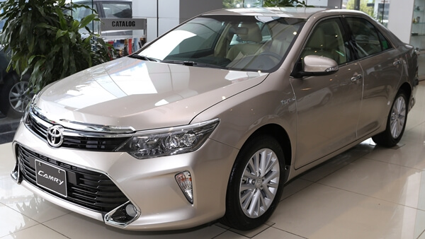 Toyota Camry 2.0E AT 2019