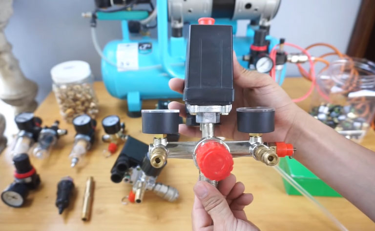 Chỉnh công tắc áp suất máy nén khí