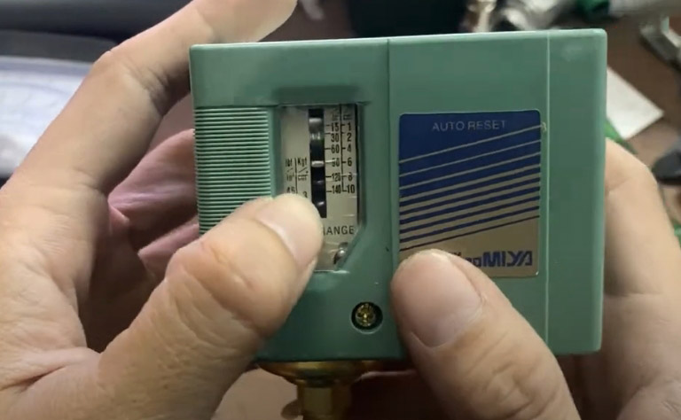 Công tắc áp suất Saginomiya