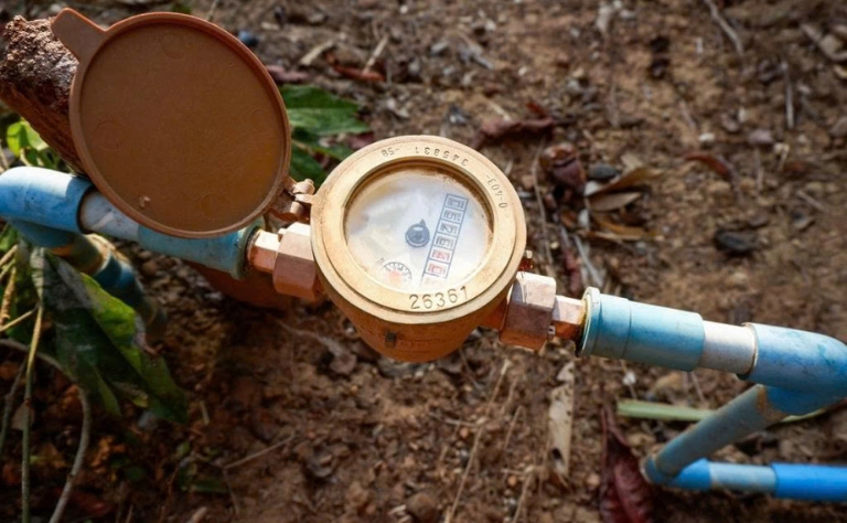 Mặt đồng hồ nước bị mờ