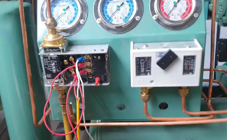 Ưu điểm nhược điểm công tắc áp suất dầu