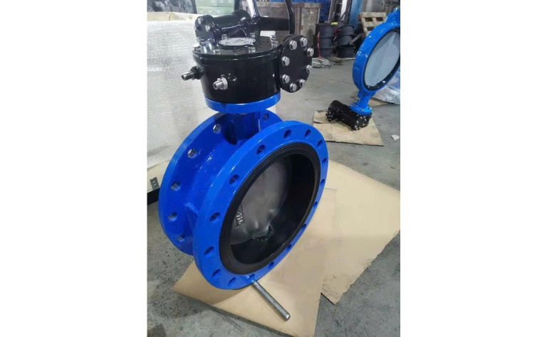 Van bướm tay quay AUT mặt bích