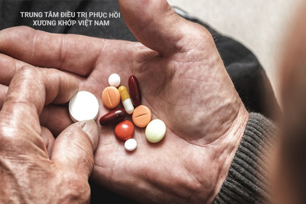 Bà điều trị đủ mọi thuốc Tây Y nhưng không khỏi